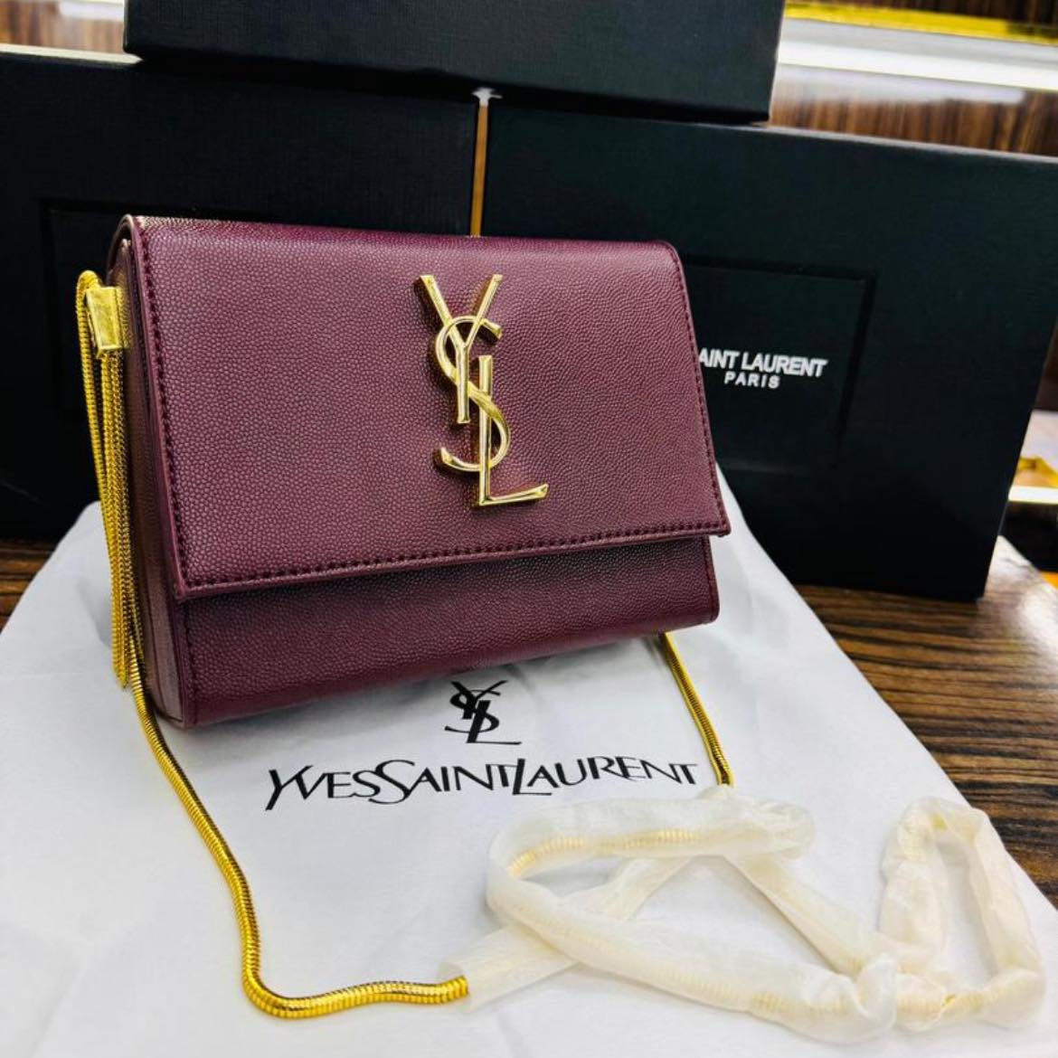 YSL كيت مونوجرام