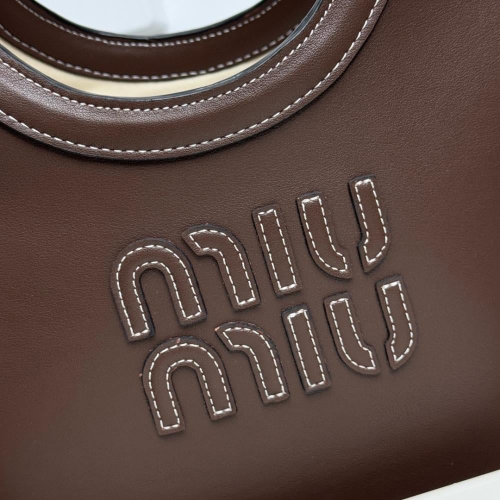 Miu Miu شنطة نسائيه ماركه