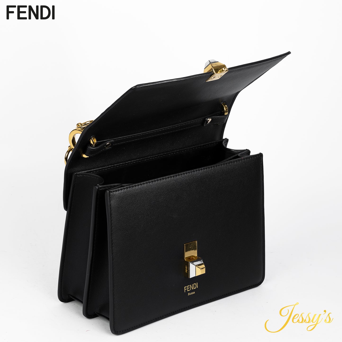 Fendi شنطة نسائيه ماركه