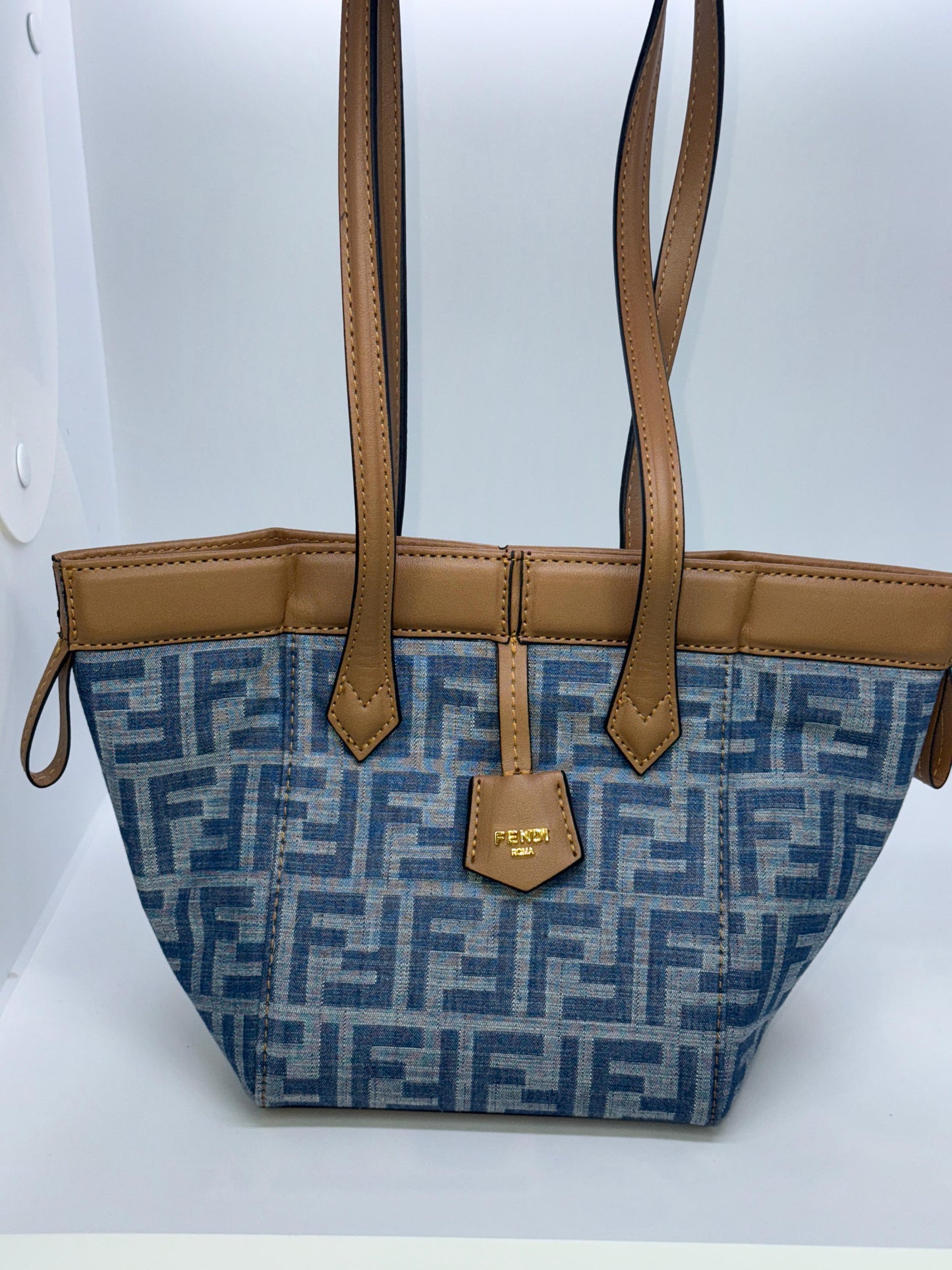 FENDI شنطة نسائية ماركة