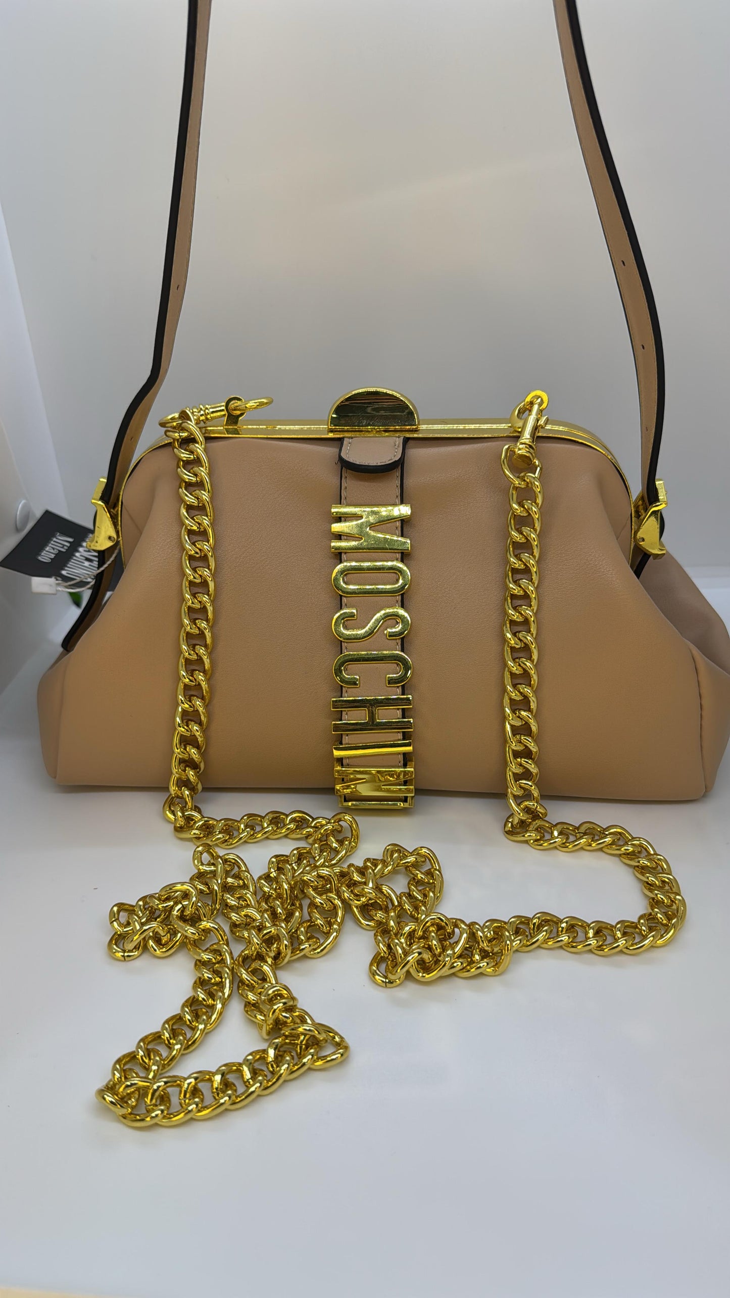 شنطة ماركة MOSCHINO