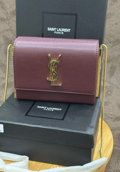 YSL كيت مونوجرام