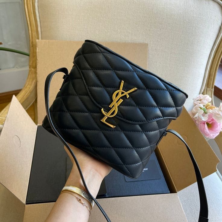 SAINT LAURENT شنطة نسائية ماركة