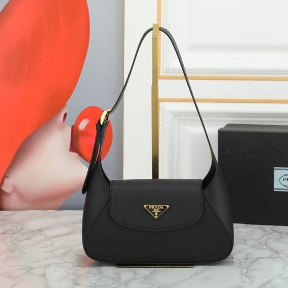 PRADA شنطة نسائية ماركة