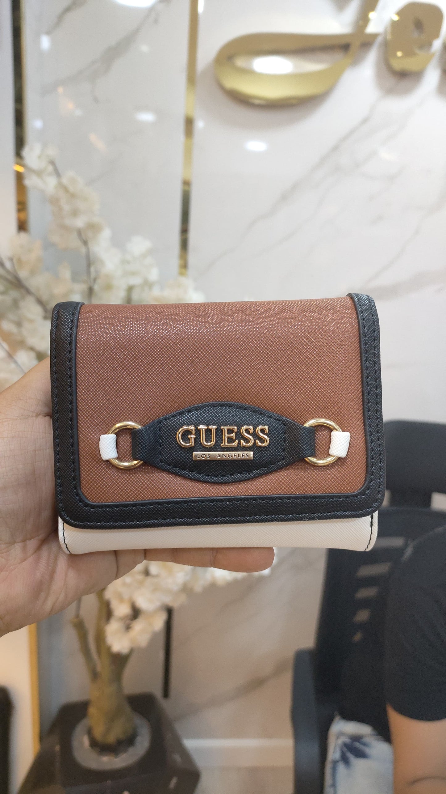 GUESS محفظة نسائية ماركة