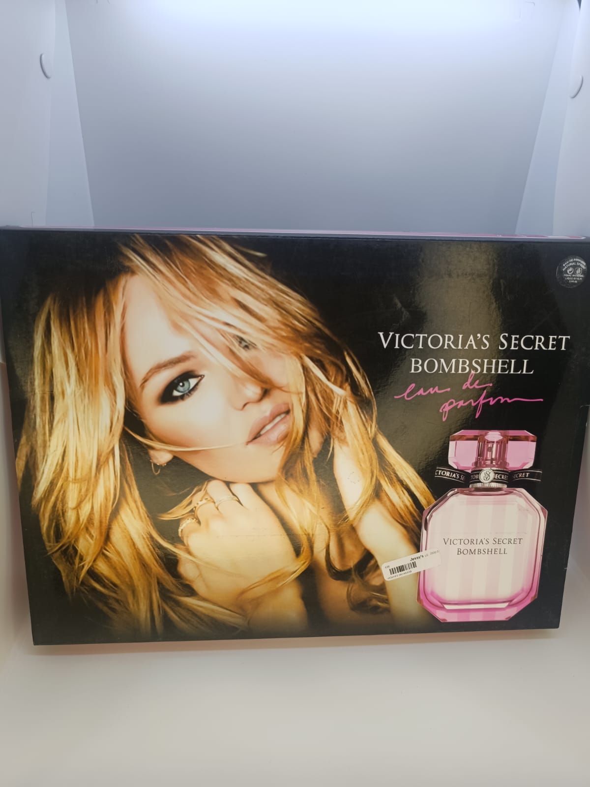 Victoria's Secret Bombshell بوكس