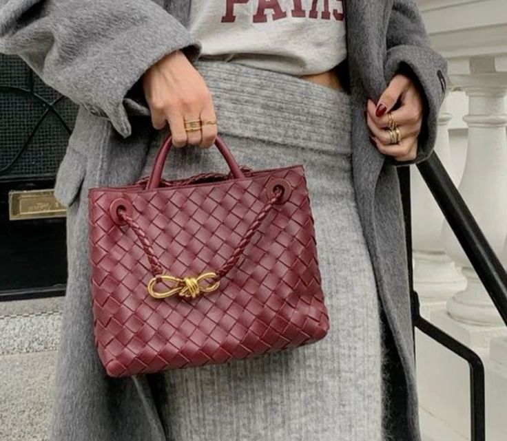 Bottega Veneta شنطه نسائيه ماركه