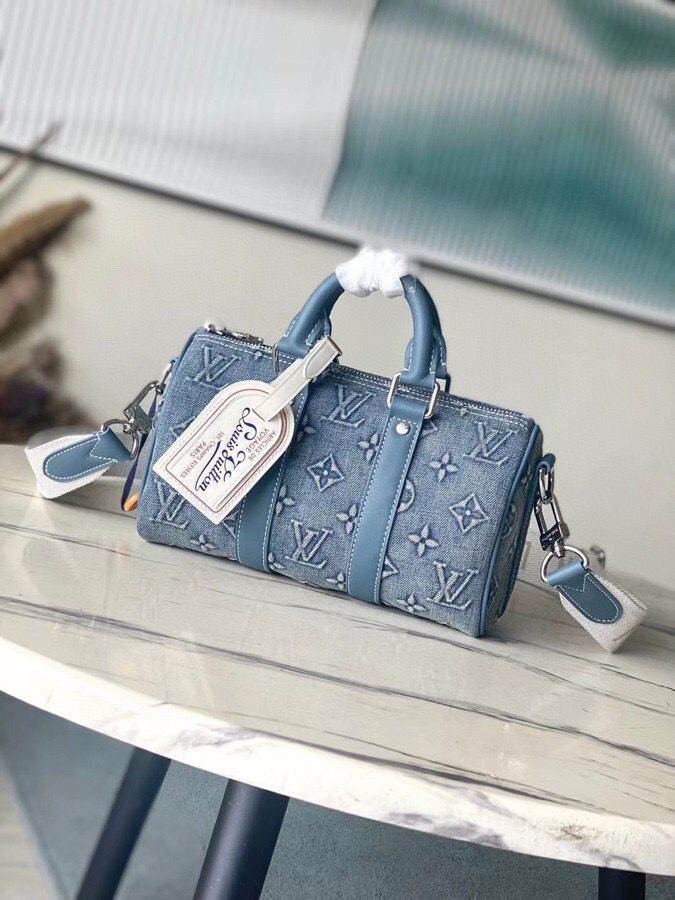 L.vشنطه نسائيه ماركه