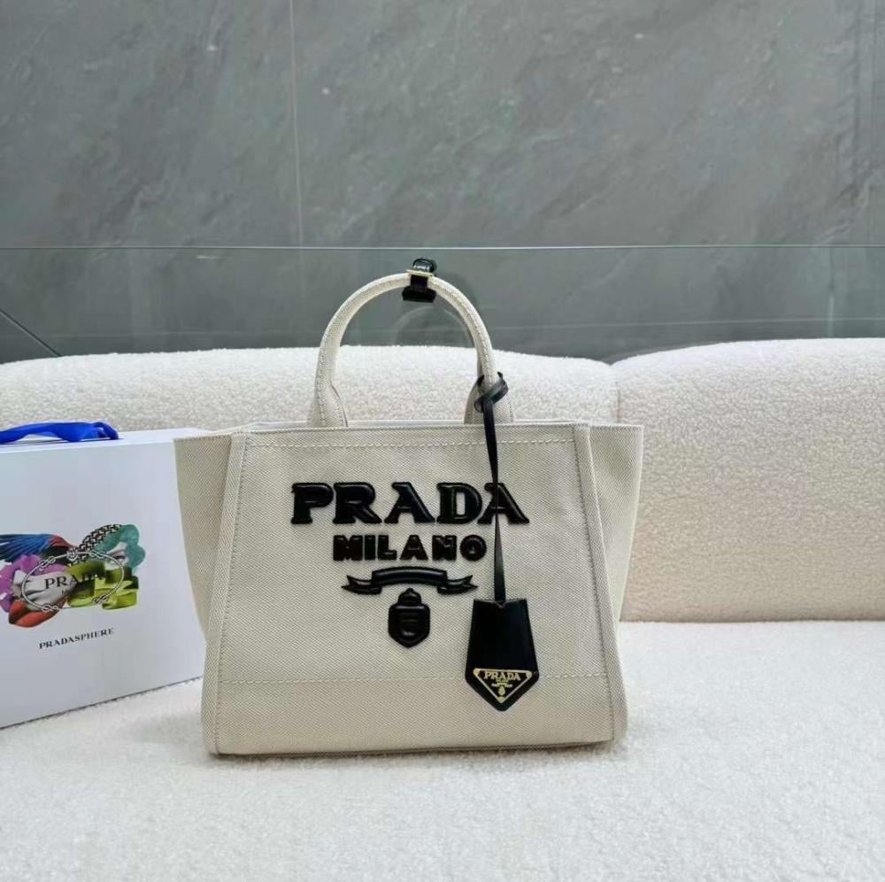 PRADA شنطة نسائية ماركة