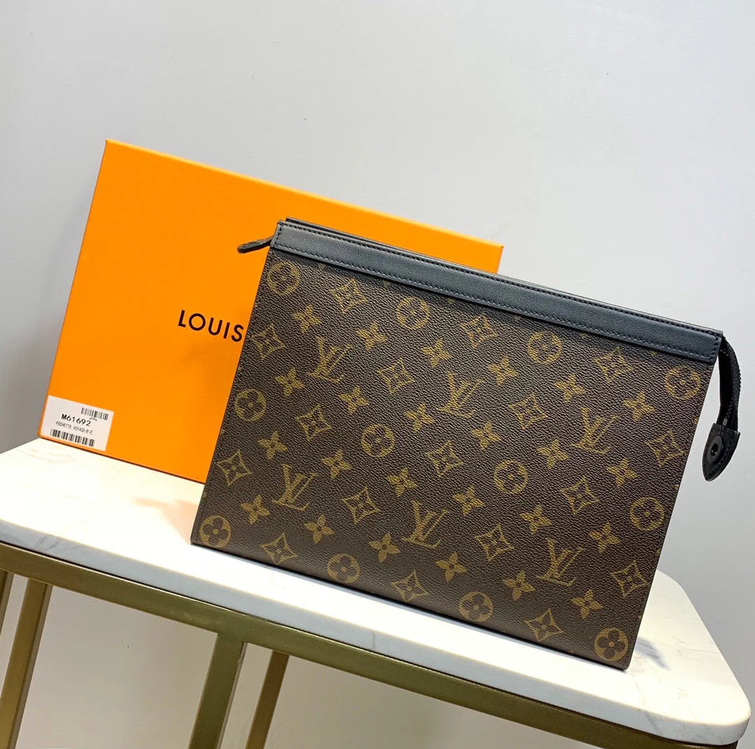 L.v Monogram Clutch