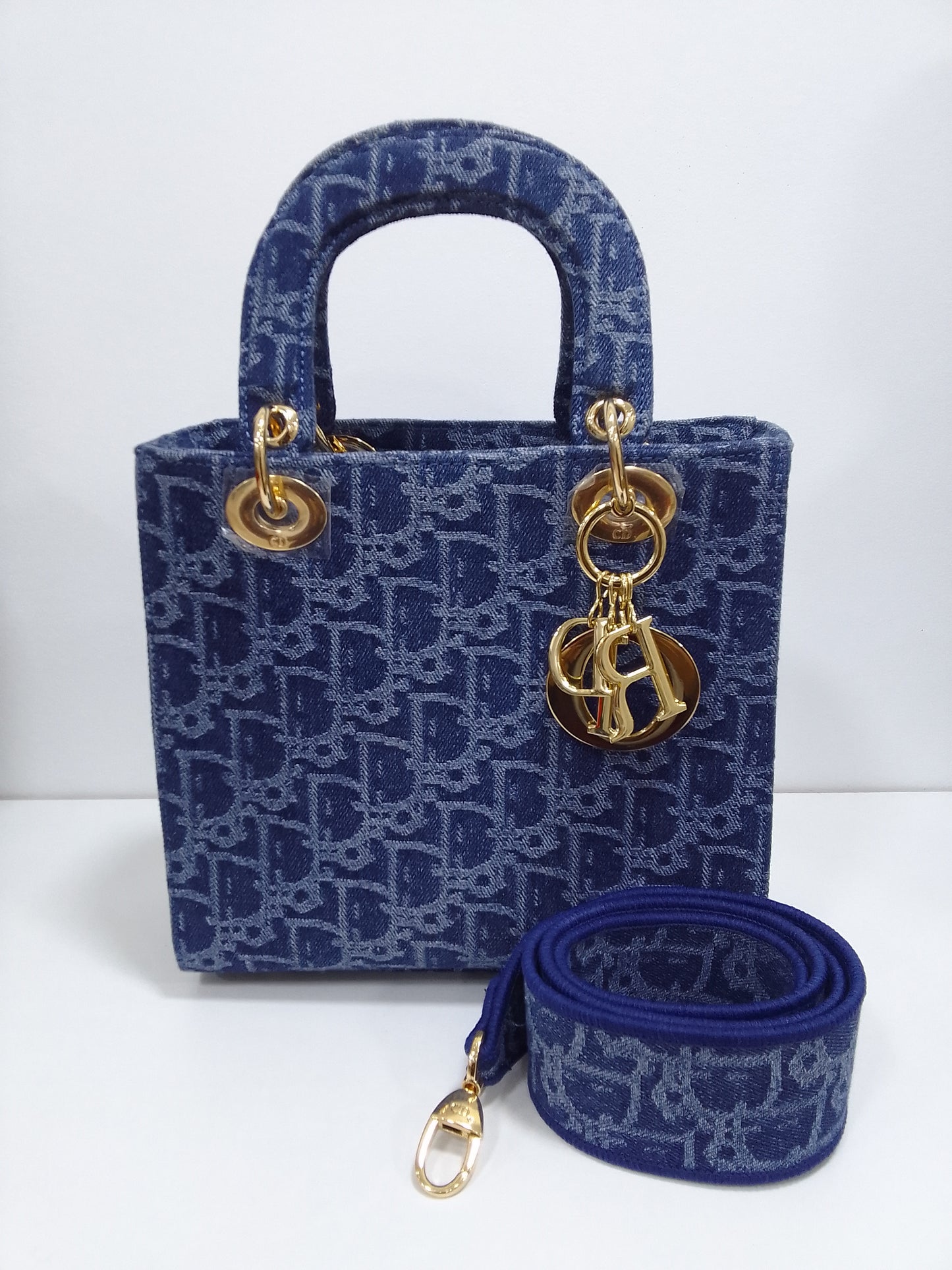 Dior شنطة نسائيه ماركه