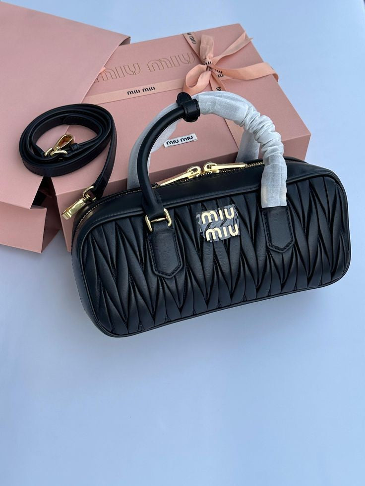 Miu Miu شنطة نسائيه ماركه