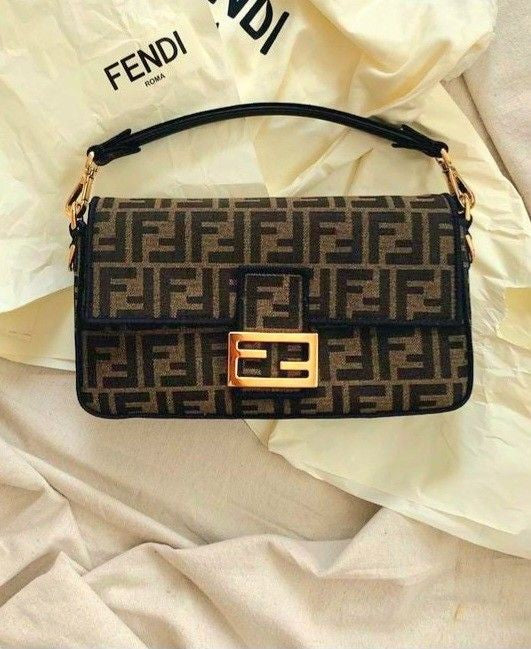FENDI شنطة نسائية ماركة