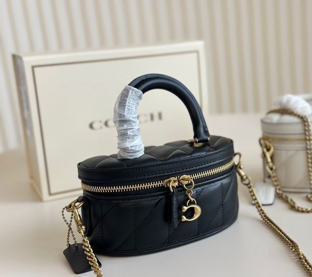 Coach شنطة نسائيه ماركه