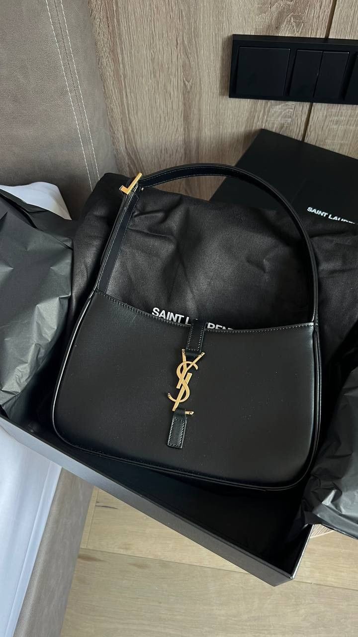 SAINT LAURENT شنطة نسائية ماركة