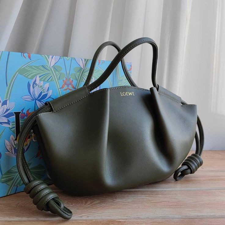 LOEWE شنطة نسائية ماركة