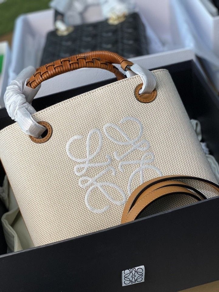 LOEWE شنطة نسائية ماركة