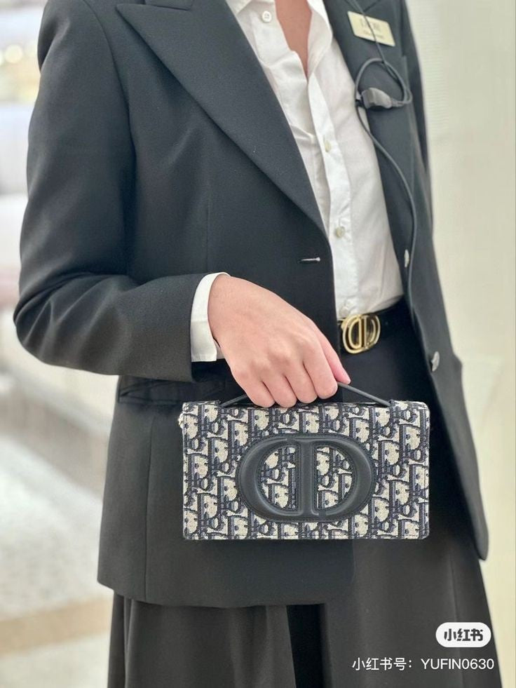 Dior شنطة نسائيه ماركه