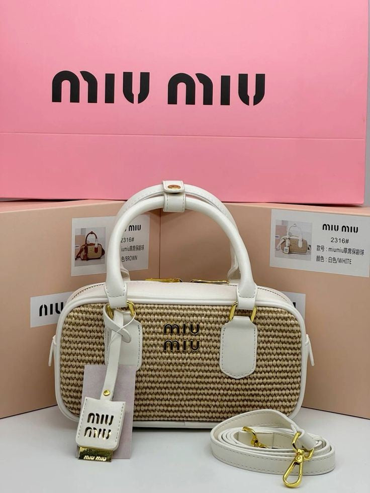 Miu Miu شنطة نسائيه ماركه