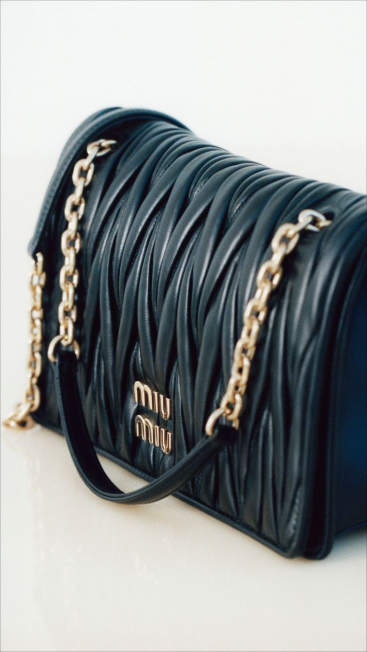 Miu Miu شنطة نسائيه ماركه