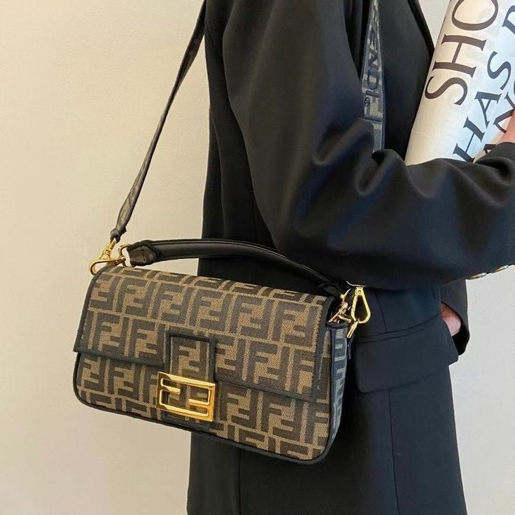 FENDI شنطة نسائية ماركة