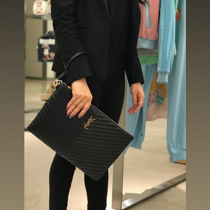 SAINT LAURENT شنطة نسائية ماركة