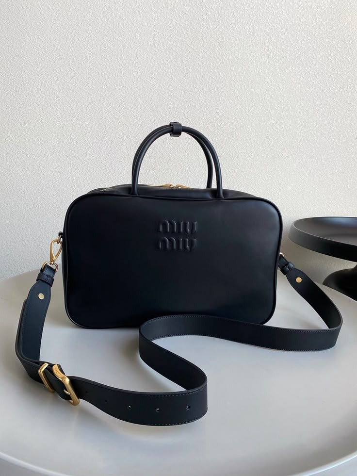 Miu Miu شنطة نسائيه ماركه