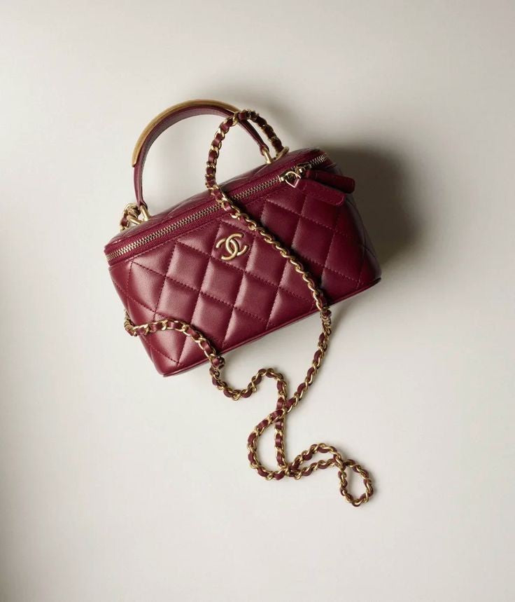 Chanel شنطة نسائيه ماركه