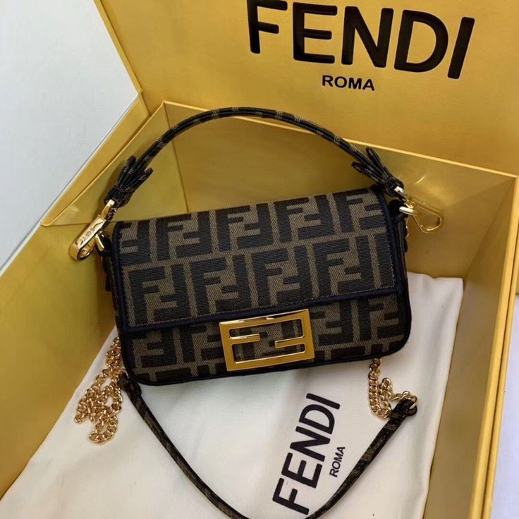 FENDI شنطة نسائية ماركة