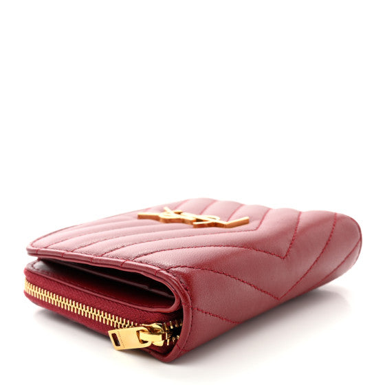 محفظة YSL حمراء