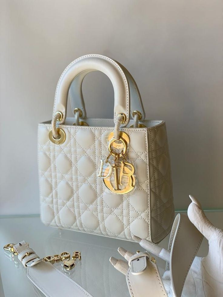 Dior شنطة ماركة
