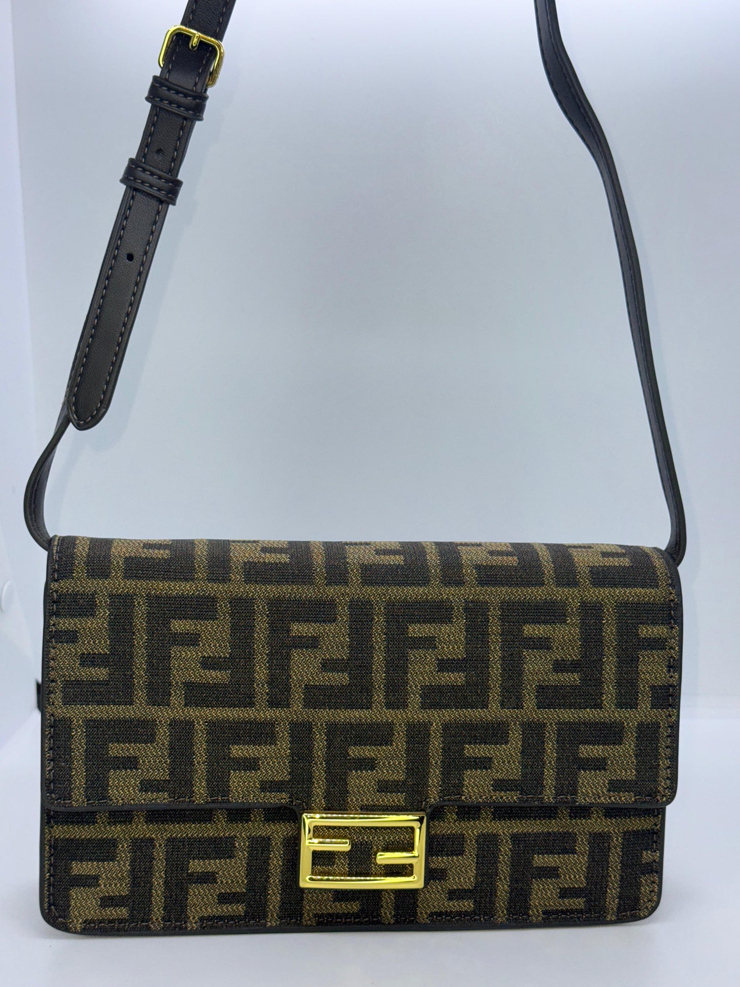 FENDI شنطة نسائية ماركة