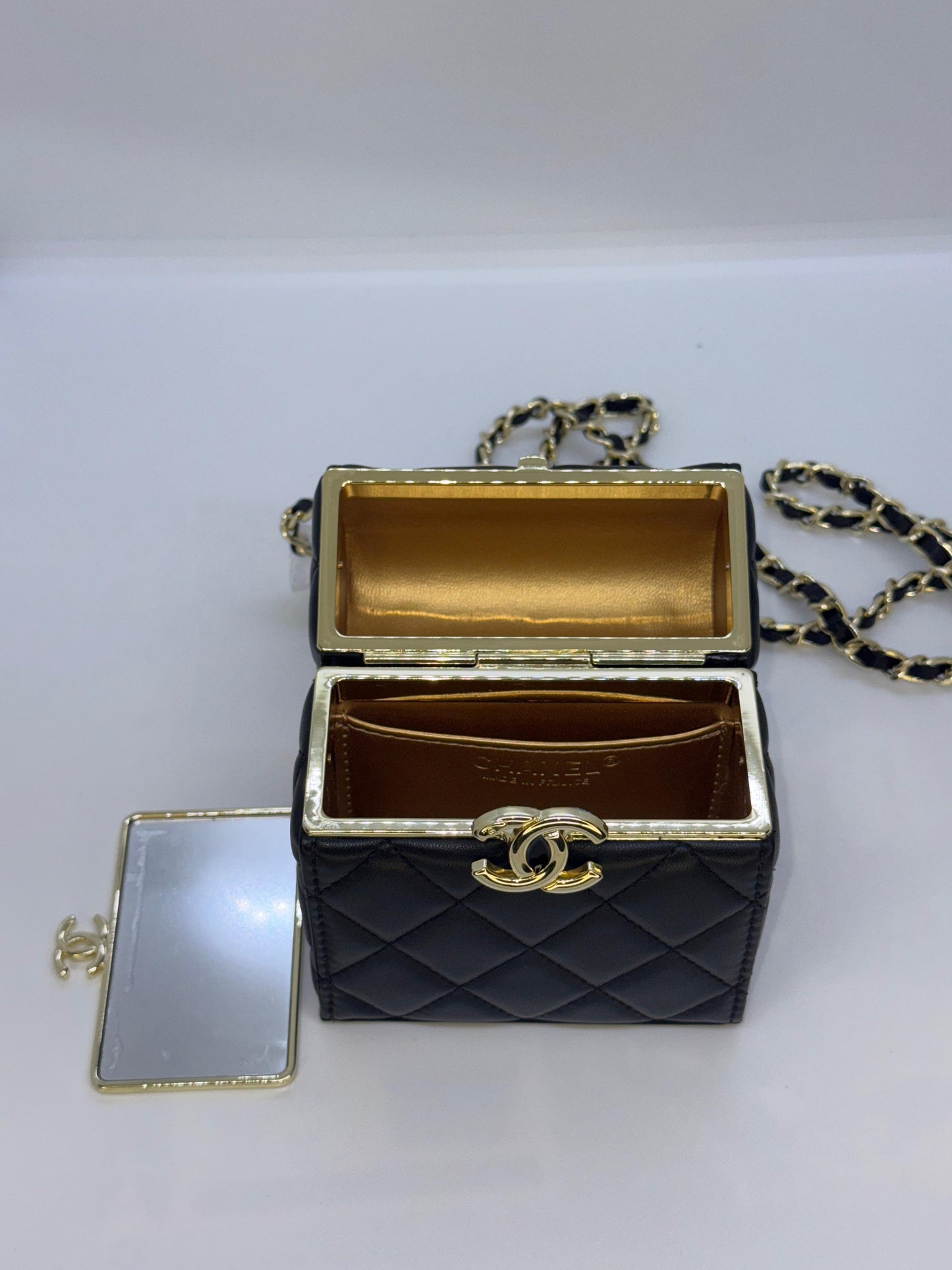 CHANEL شنطة نسائية ماركة