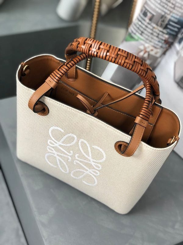 LOEWE شنطة نسائية ماركة