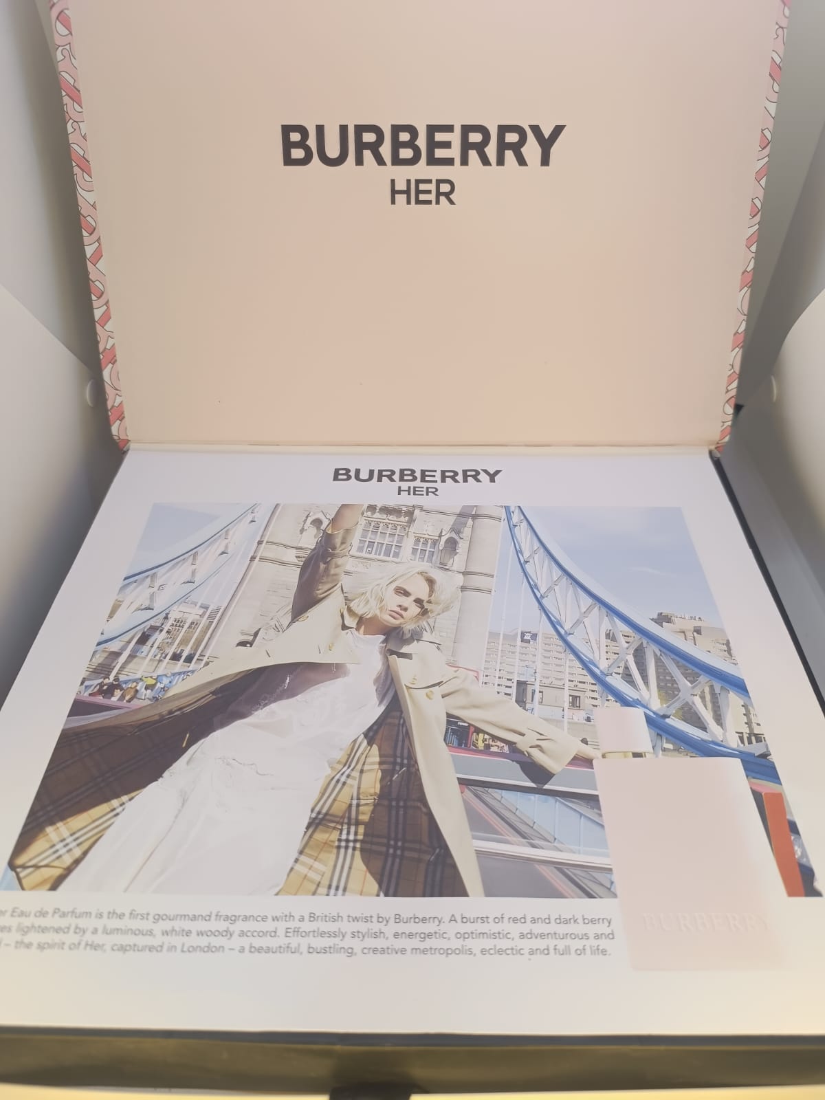 Burberry Her Perfume بوكس
