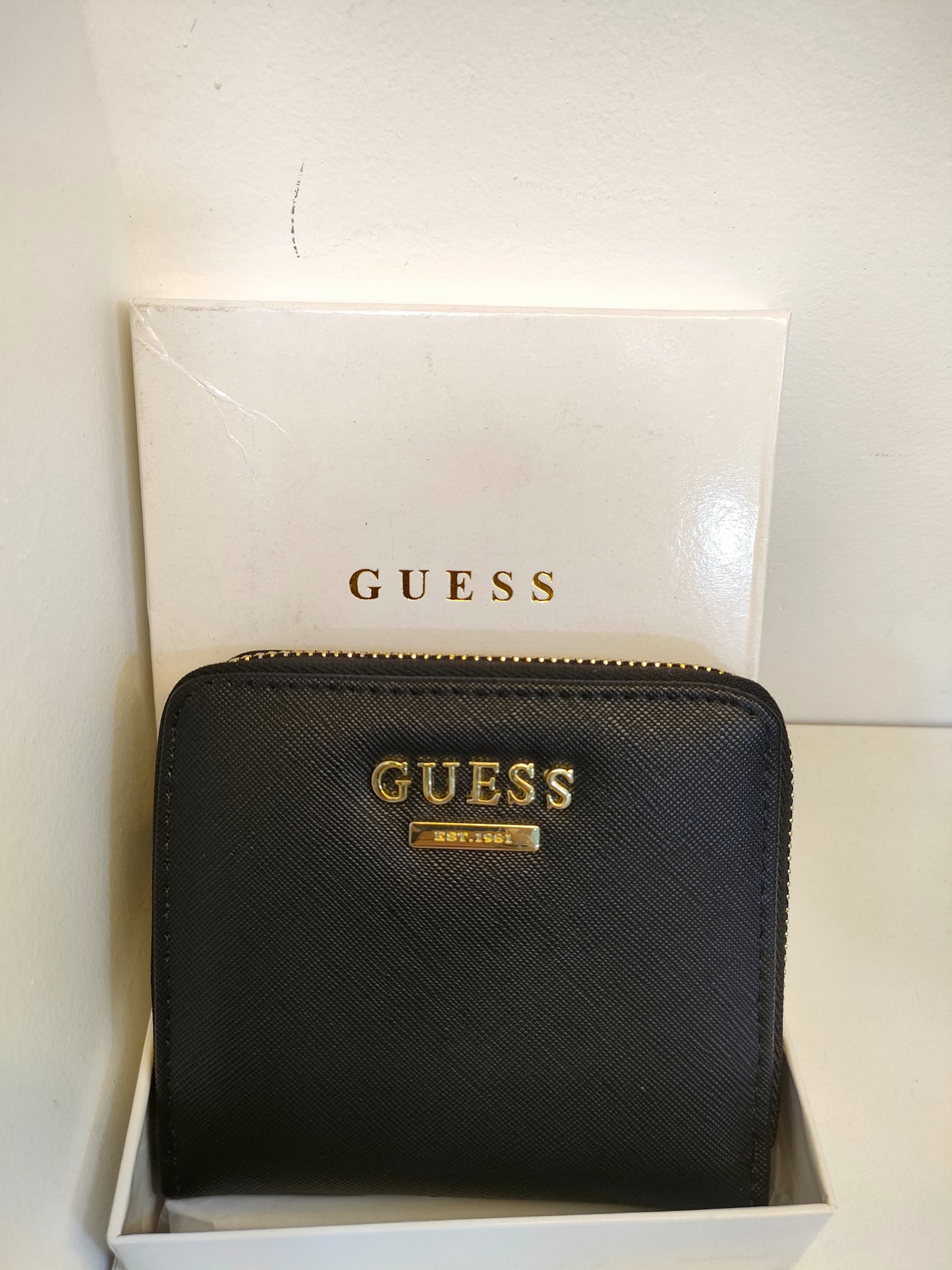 GUESS محفظة نسائية ماركة