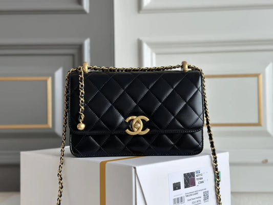 CHANELشنطة نسائية ماركة