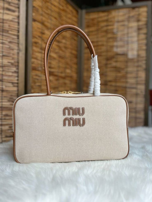 Miu Miu شنطة نسائيه ماركه
