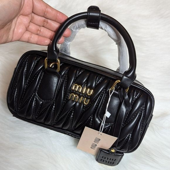 Miu Miu شنطة نسائيه ماركه