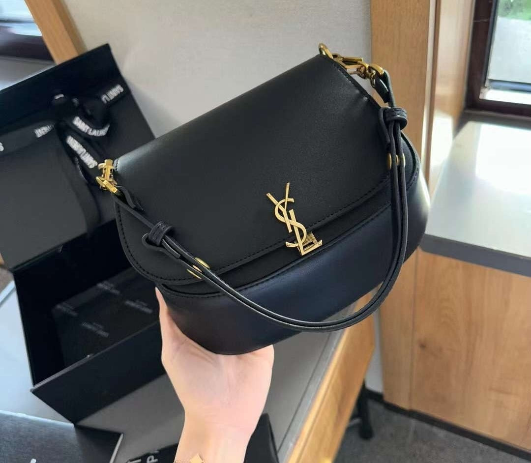 SAINT LAURENT شنطة نسائية ماركة