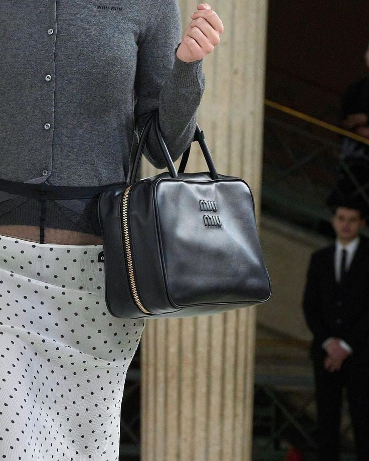 Miu Miu شنطة نسائيه ماركه