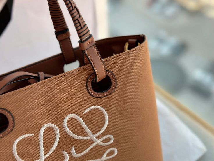 LOEWE شنطة نسائية ماركة