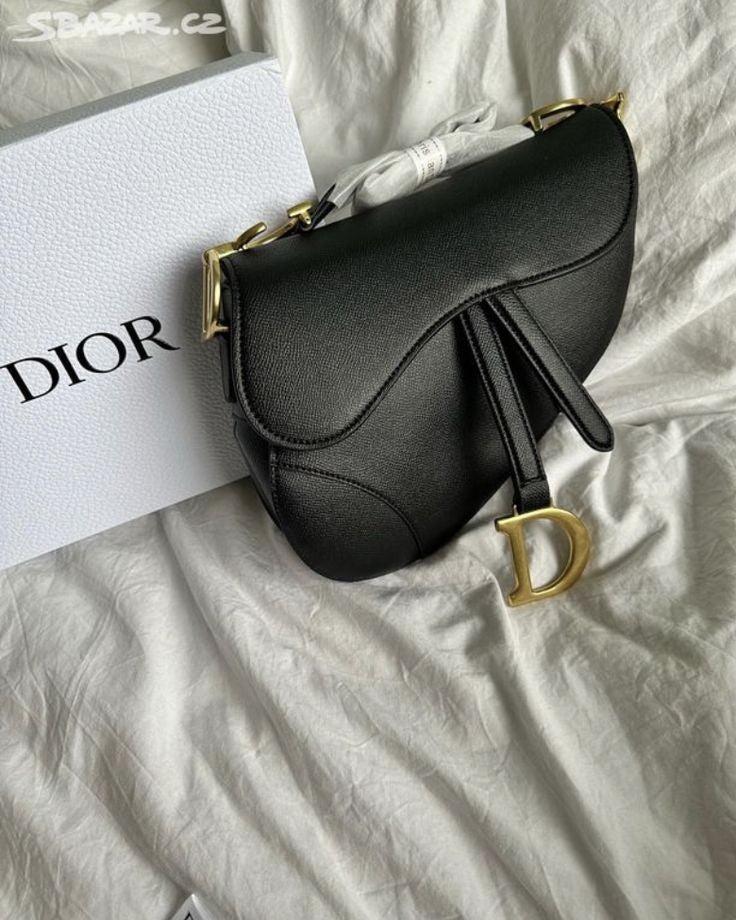 Dior شنطة نسائيه ماركه