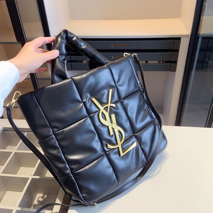 SAINT LAURENT شنطة نسائية ماركة