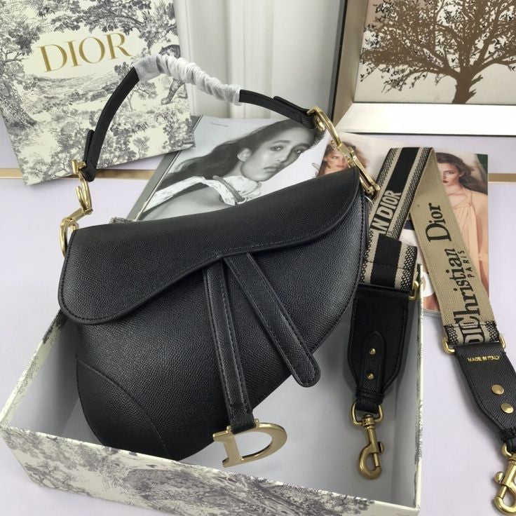 Dior شنطة نسائيه ماركه