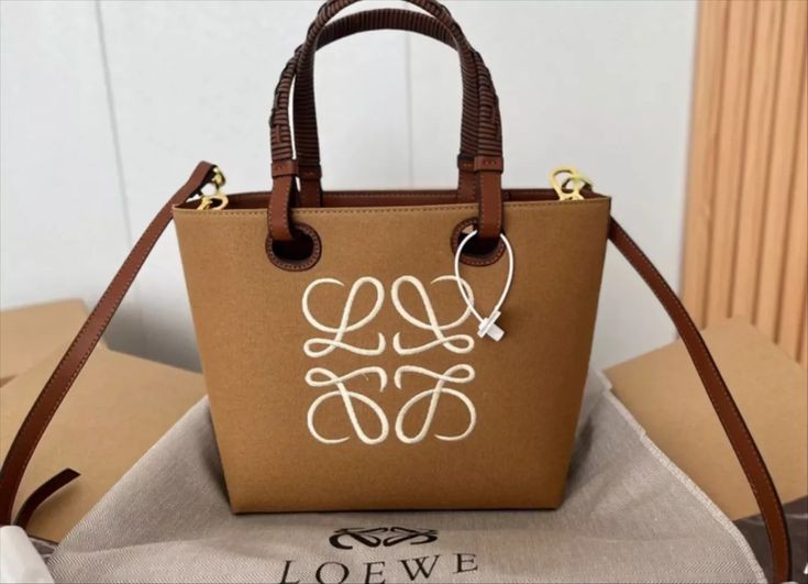 LOEWE شنطة نسائية ماركة
