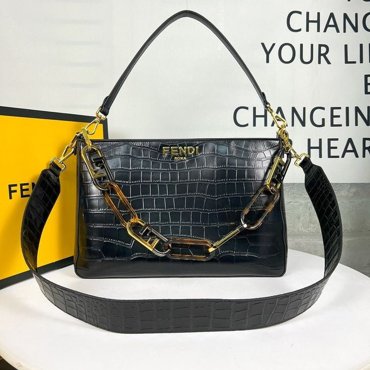 FENDI شنطة نسائية ماركة